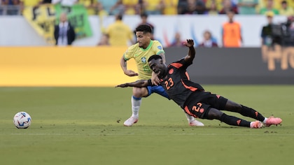 Conmebol liberó los audios de las jugadas polémicas entre Colombia y Brasil: acierto en la de Davinson y error en penalti a Vinicius
