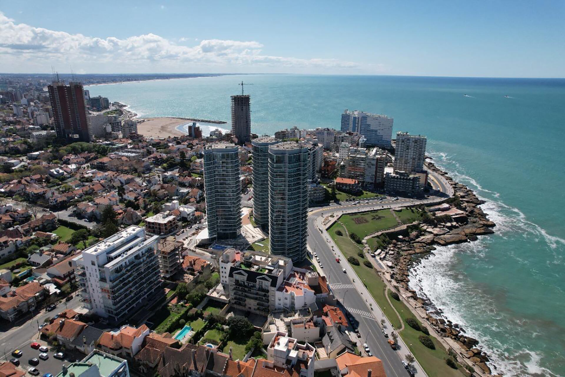 Mar del Plata vive un boom inmobiliario y el Eje Torreón, Varese y Playa Chica se destaca como el nuevo emblema de modernidad