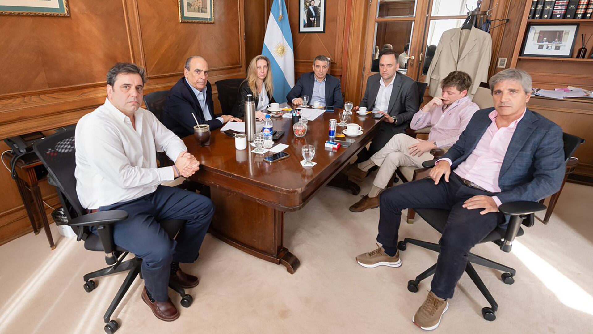 Reunión por paros Aeronáuticos