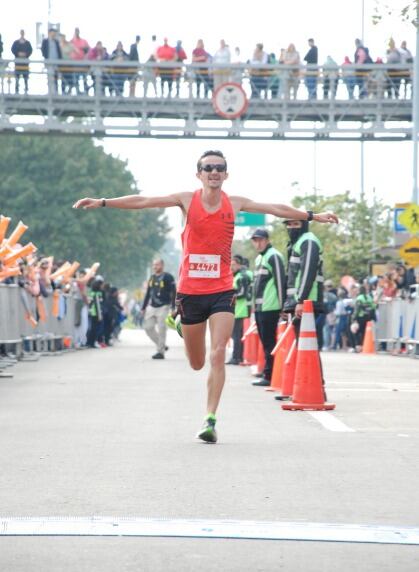 La competencia se convertirá en la carrera de los récords, ya que no solo los atletas élite que bajen sus registros de 30 minutos en hombres y 34 minutos en mujeres - crédito runtouravianca.com