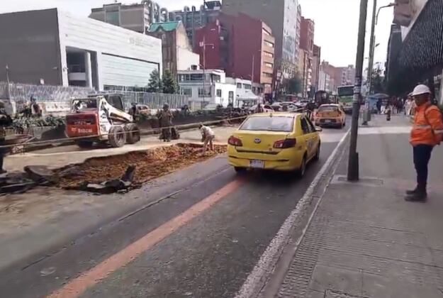 Hay paso a un solo carril - crédito @BogotaTransito