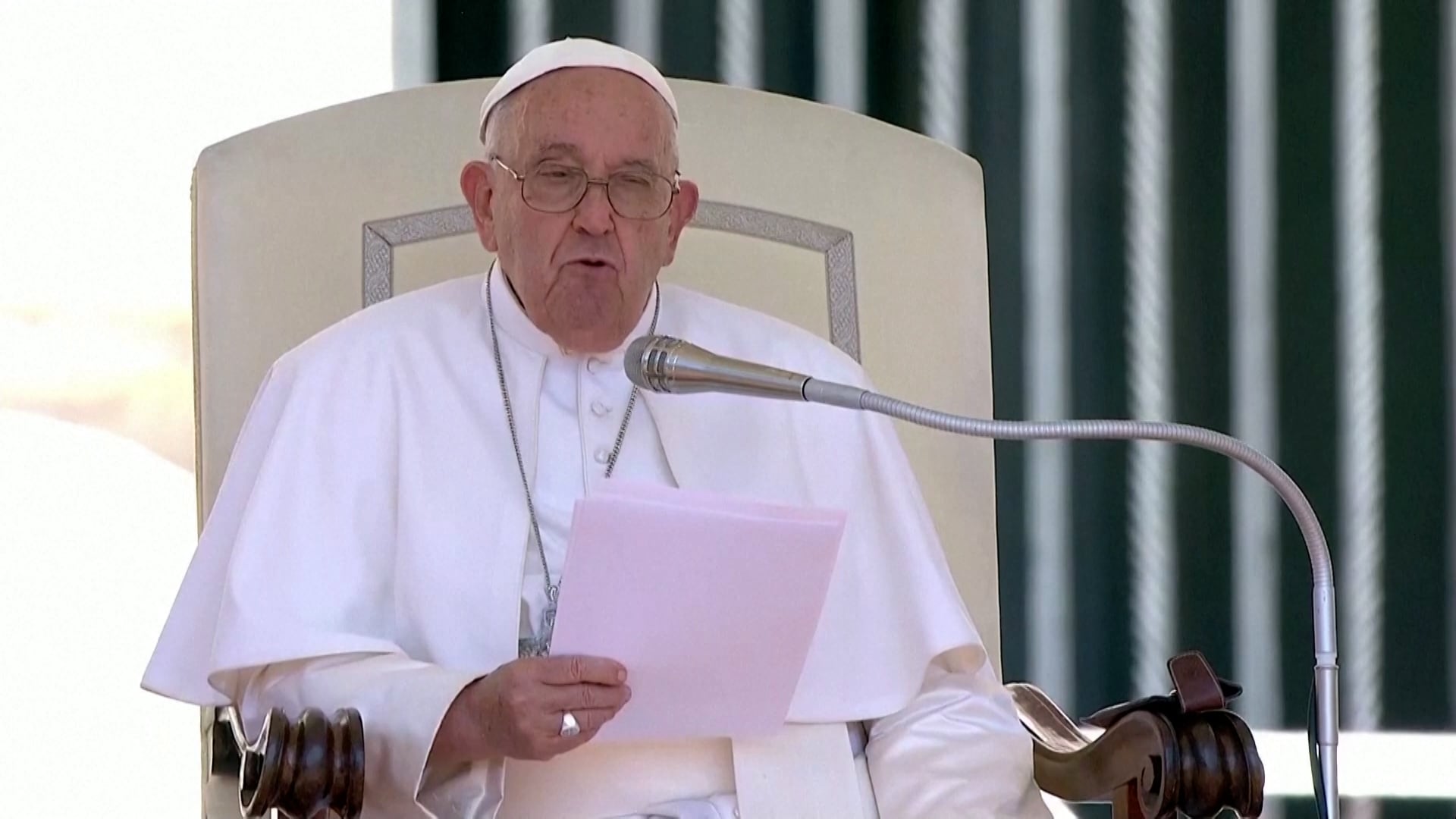 El Papa Francisco advierte contra la legalización de las drogas y denuncia a los narcotraficantes