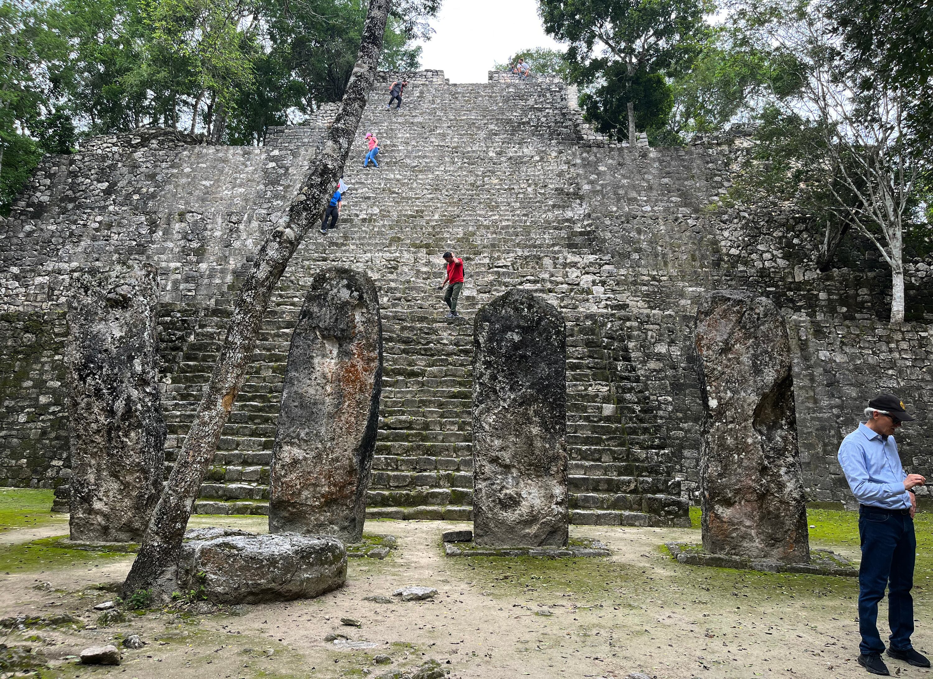 Turistas en Calakmul, Campeche (Foto: EFE/Martha López)
