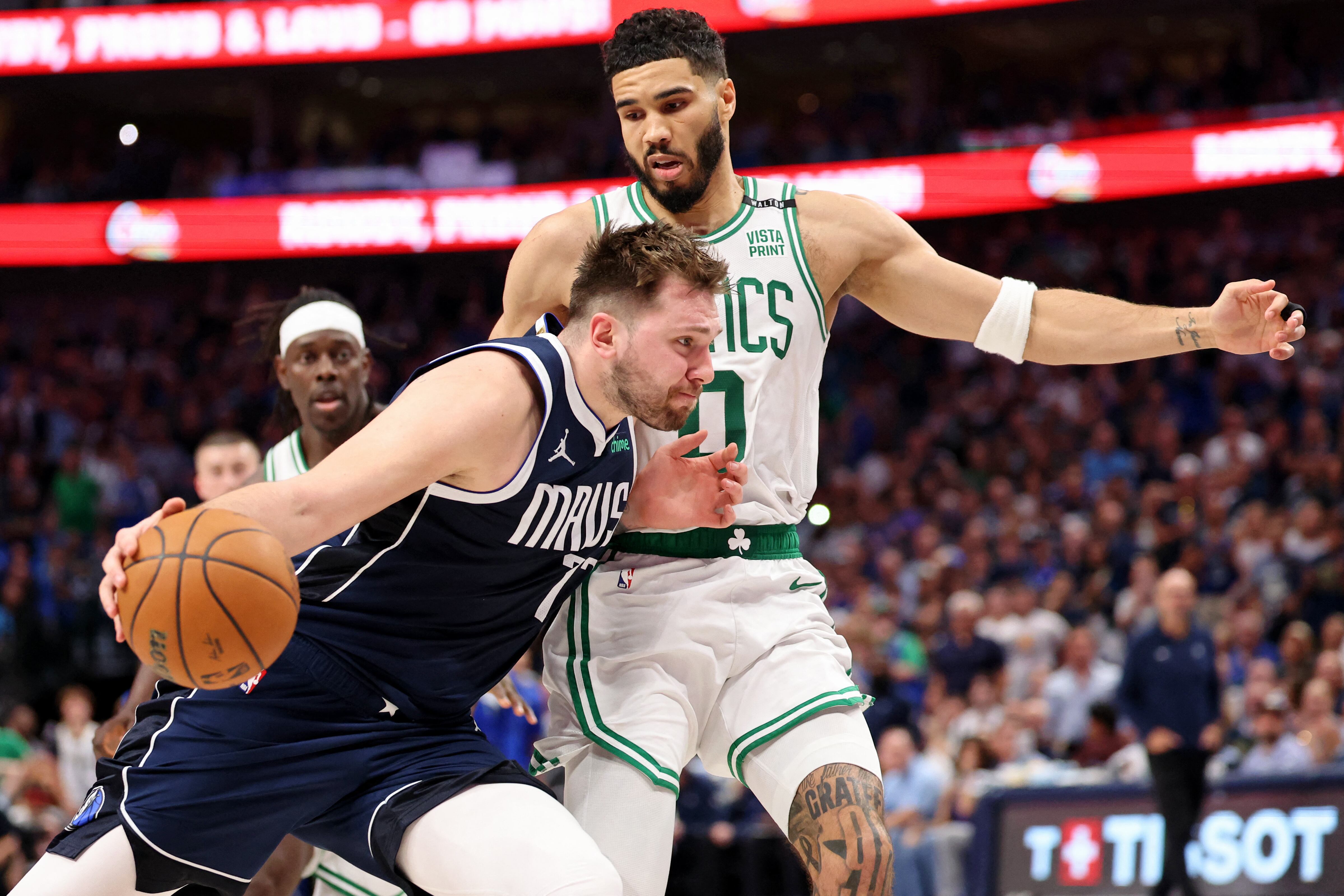 Jayson Tatum junto a Luka Doncic (Kevin Jairaj-USA TODAY Sports)