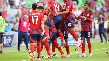 Costa Rica le gana al eliminado Paraguay y busca una hazaña para seguir en la Copa América