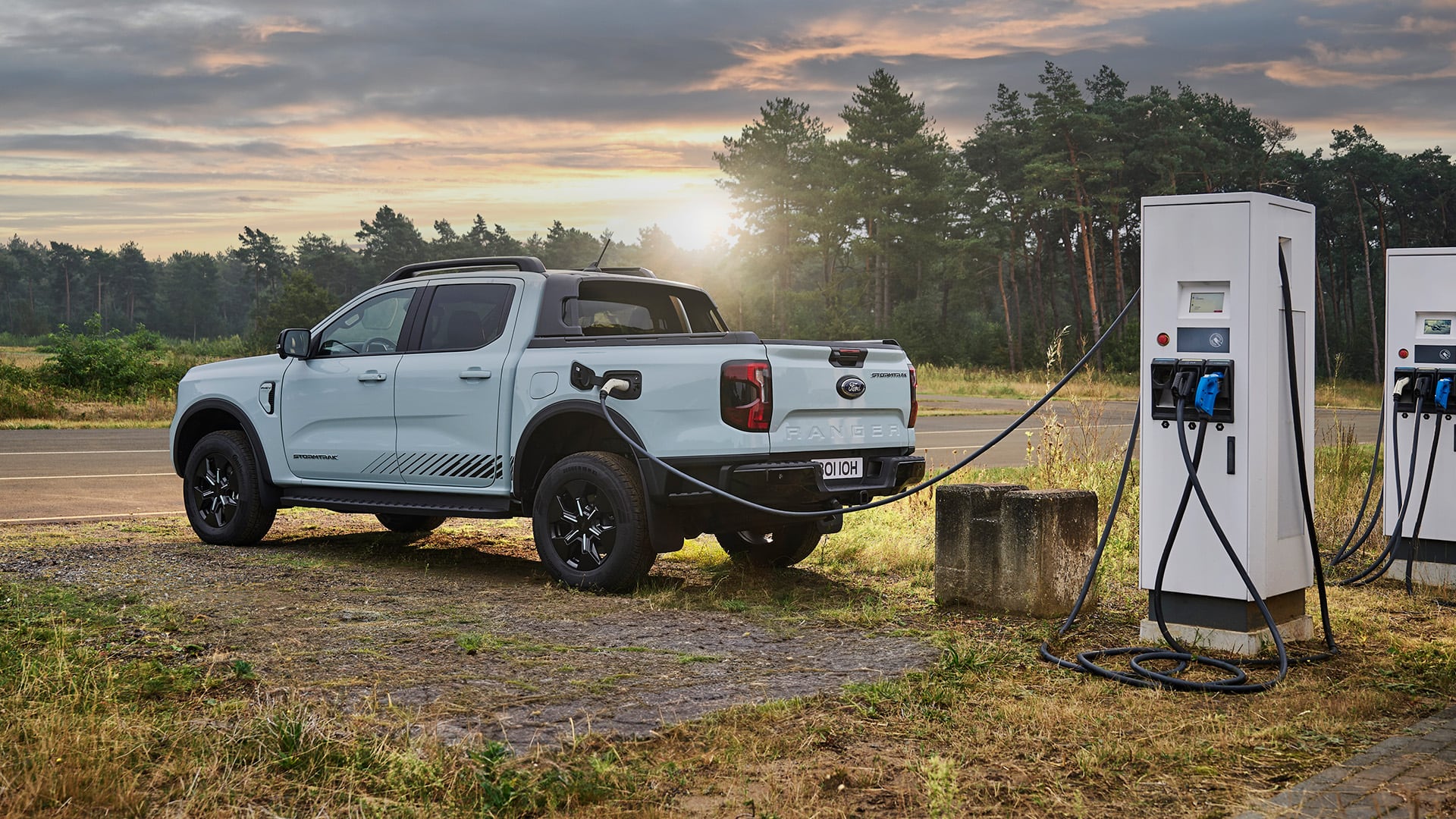 Carrera híbrida: ¿de qué marca será la primera pick-up argentina con un motor naftero y otro eléctrico?