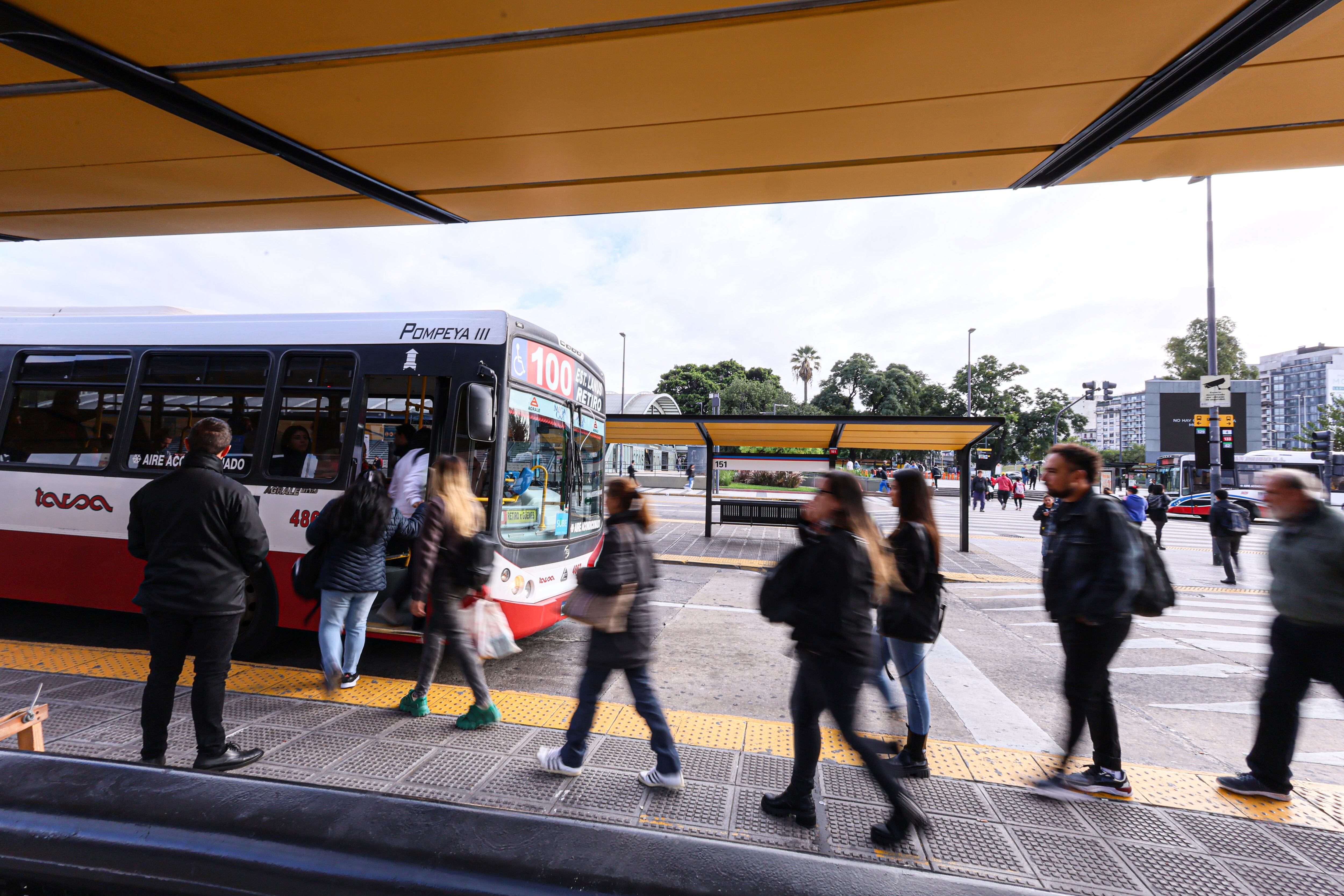 Paro de colectivos en el AMBA - Estación Constitución - 11/04/2024