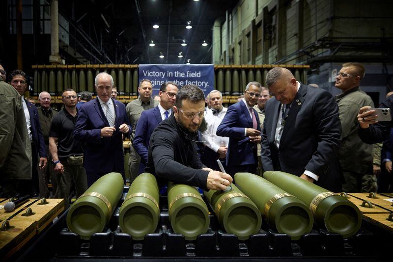 El presidente de Ucrania, Volodímir Zelenski, visita la Planta de Municiones del Ejército de Scranton en Scranton, Pensilvania, Estados Unidos, 22 de septiembre de 2024. (Ukrainian Presidential Press Service/Handout via REUTERS/Foto de archivo)