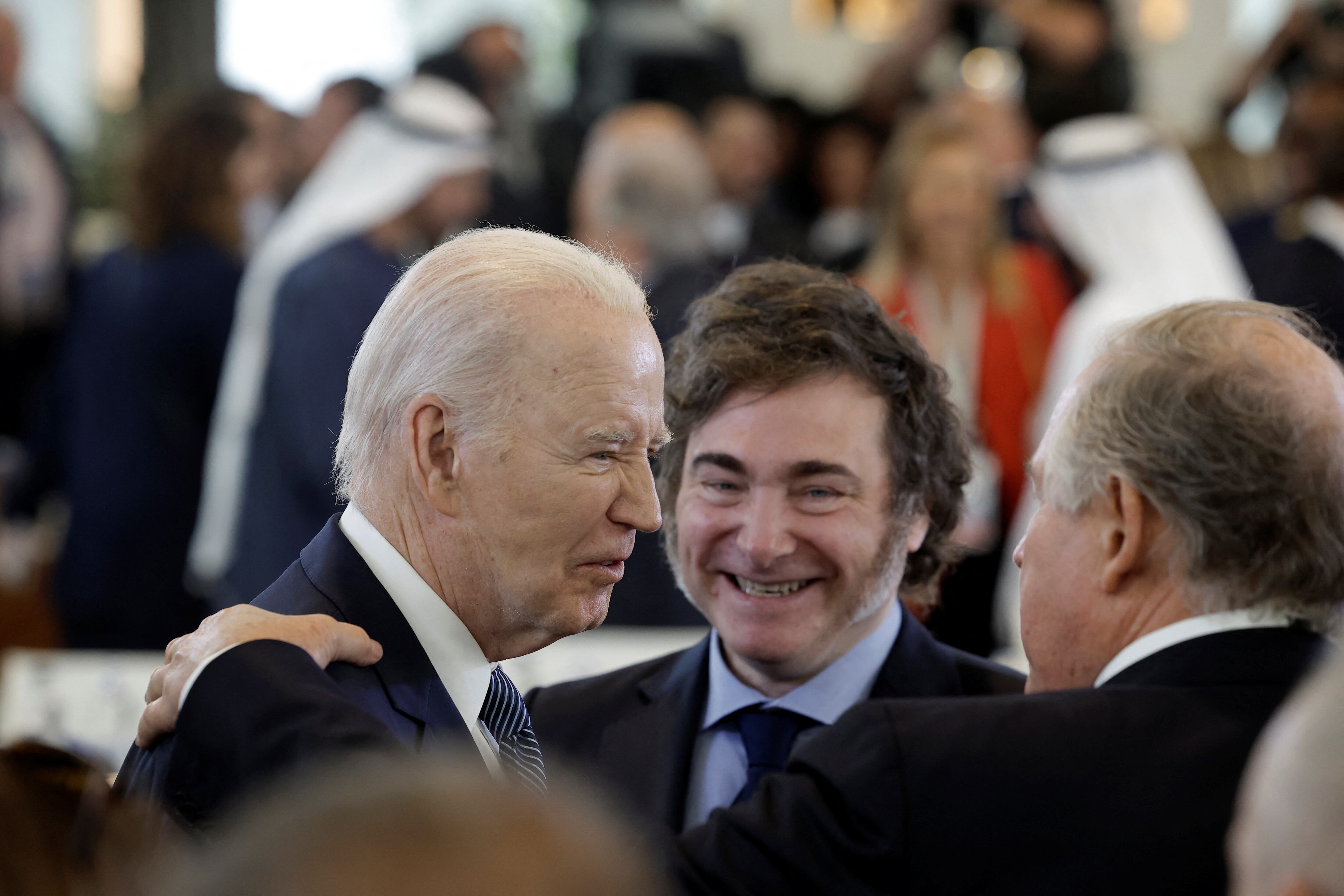 Milei dialoga con Joe Biden