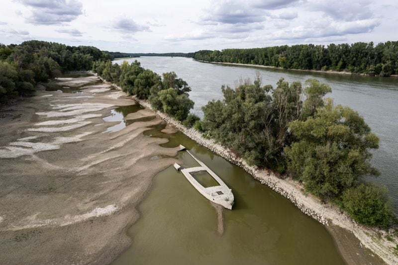 El río europeo donde varios barcos de guerra alemanes hundidos emergen por las sequías