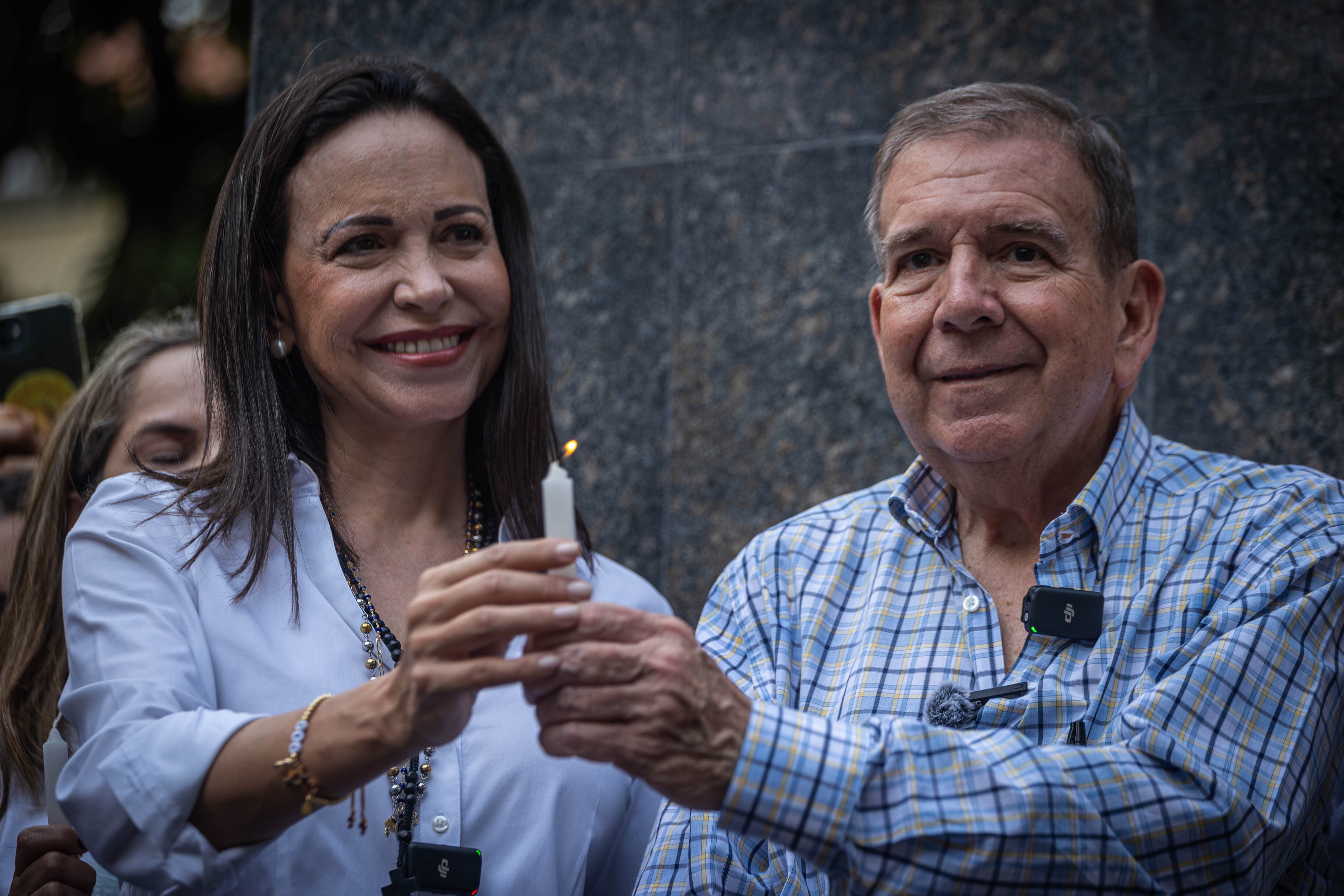 El candidato presidencial Edmundo González Urrutia y María Corina Machado durante un acto opositor en en Caracas, (Venezuela)