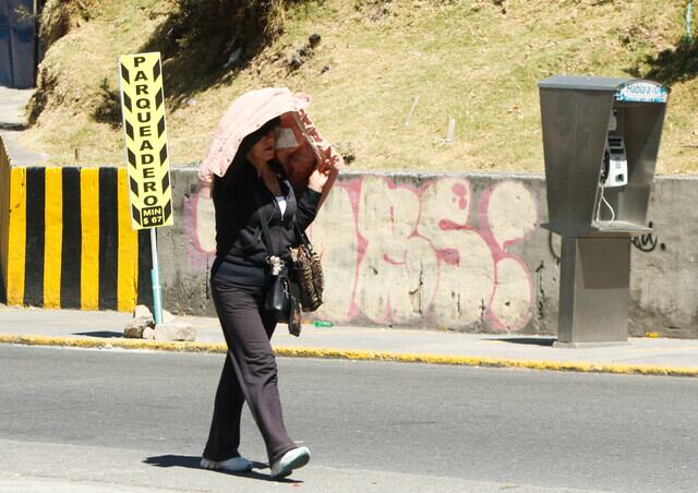 Contraste de temperaturas en Colombia por un lado hay calor por fenómeno de El Niño y por otro frío extremo - crédito Colprensa