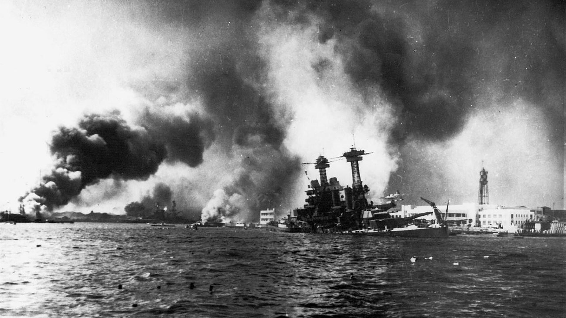   El ataque a Pearl Harbor en diciembre de 1941 derivó en la declaración de guerra de Estados Unidos a Japón