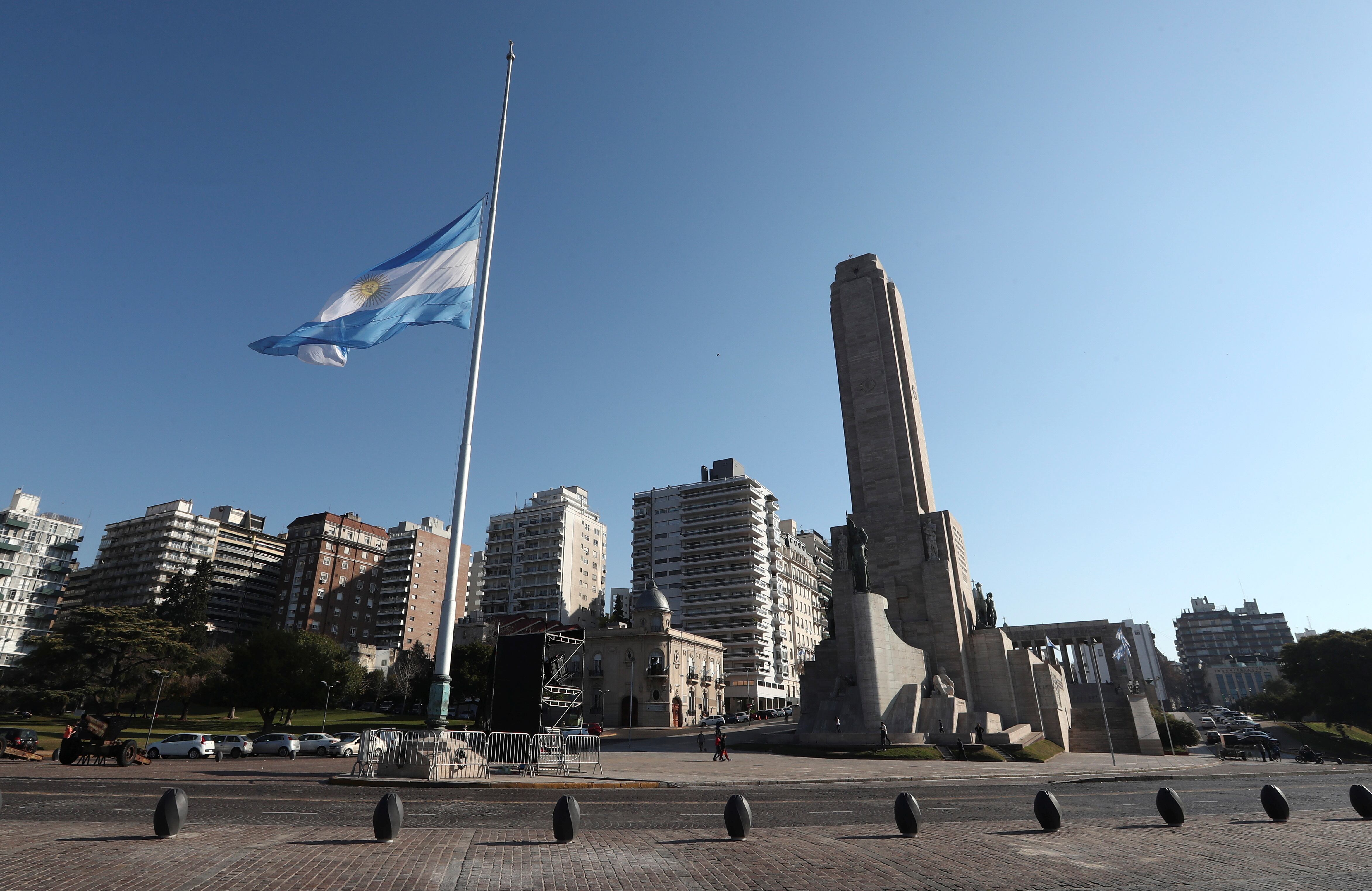 En Rosario se acentúa la fuga de médicos recibidos que van a trabajar al exterior (REUTERS/Agustin Marcarian)