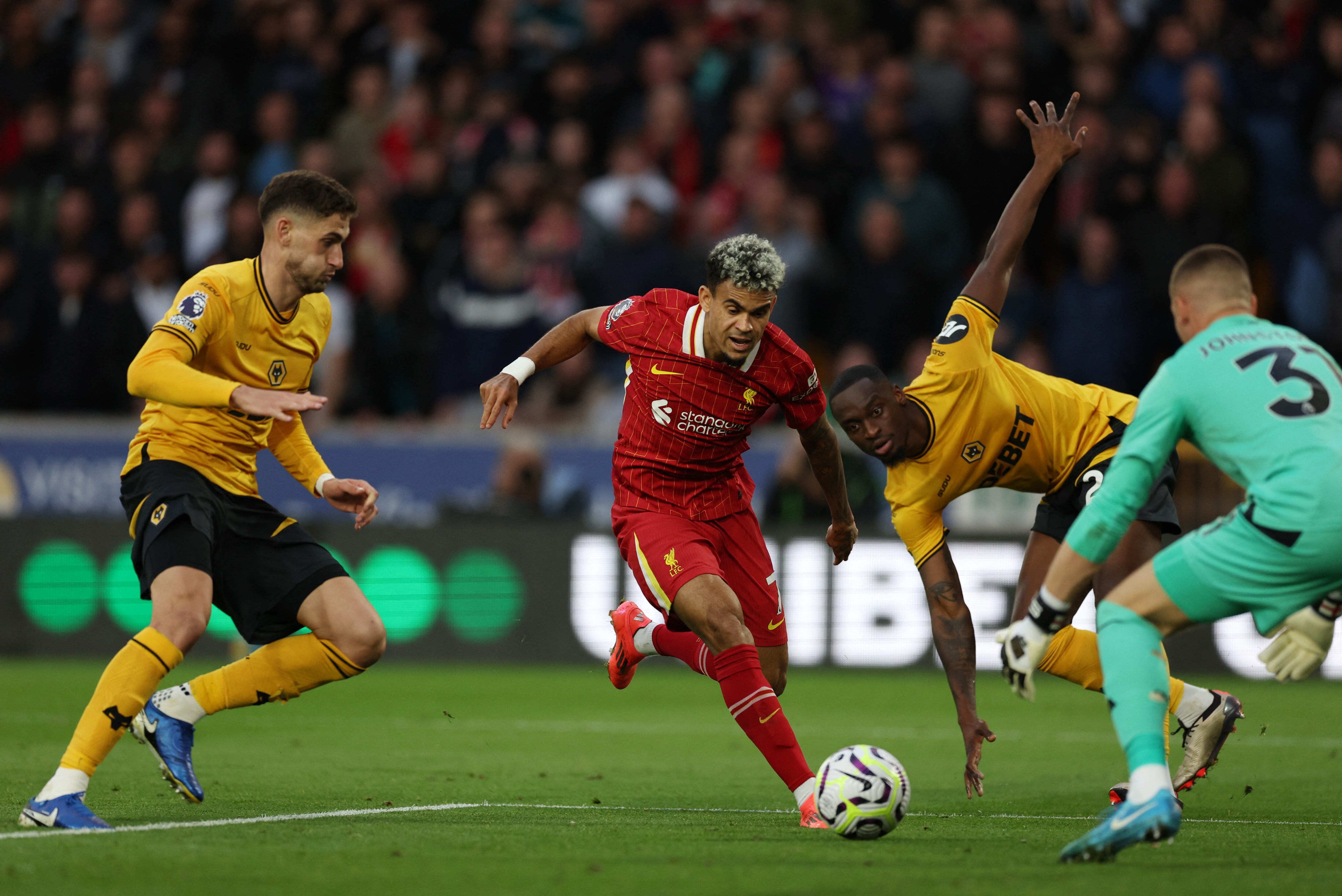 Luis Díaz jugó 73 minutos en la victoria de Liverpool sobre Wolves - crédito Paul Childs/Reuters