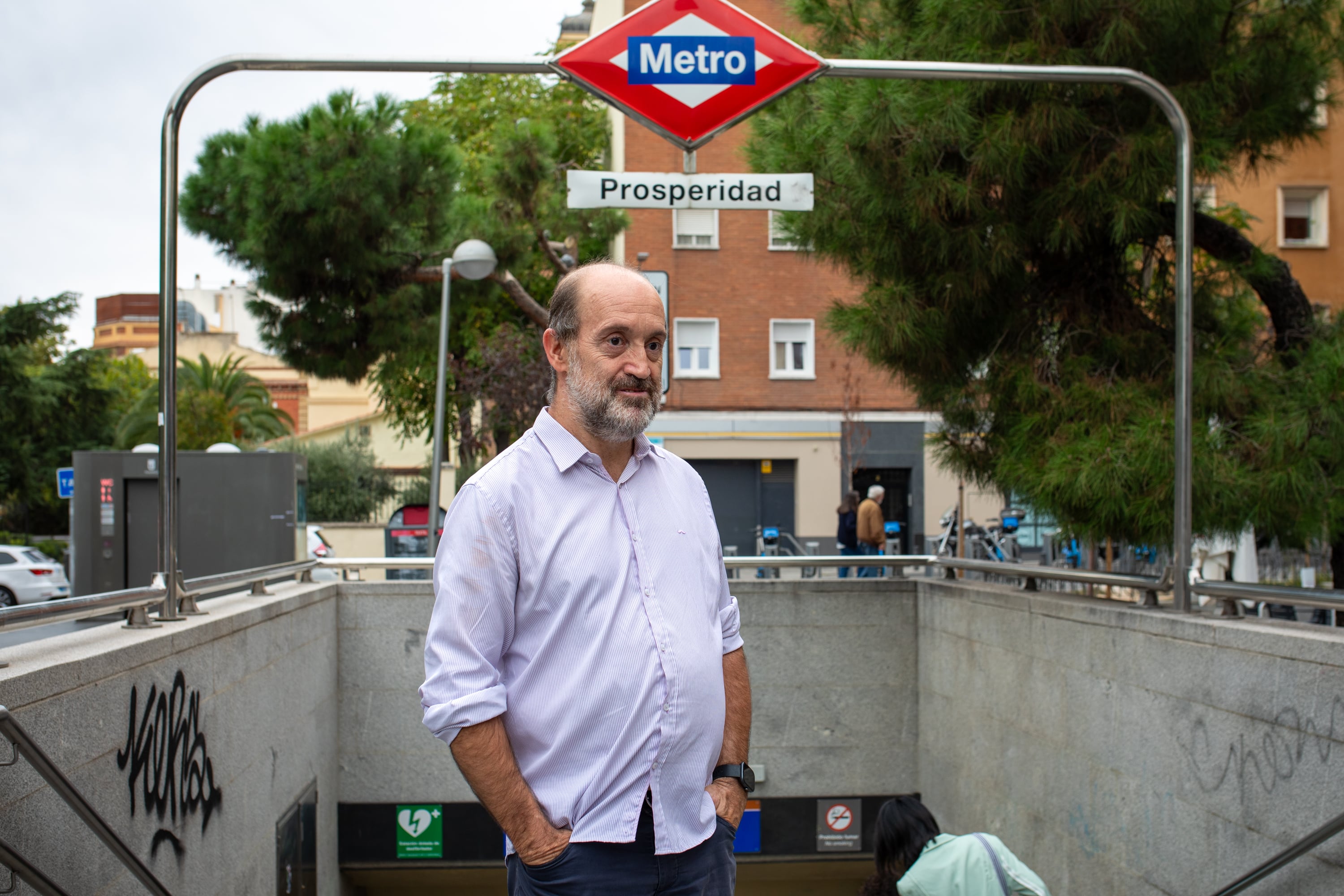 Así es viajar en Metro con movilidad reducida: “Nadie se mueve para dejar espacio para salir”