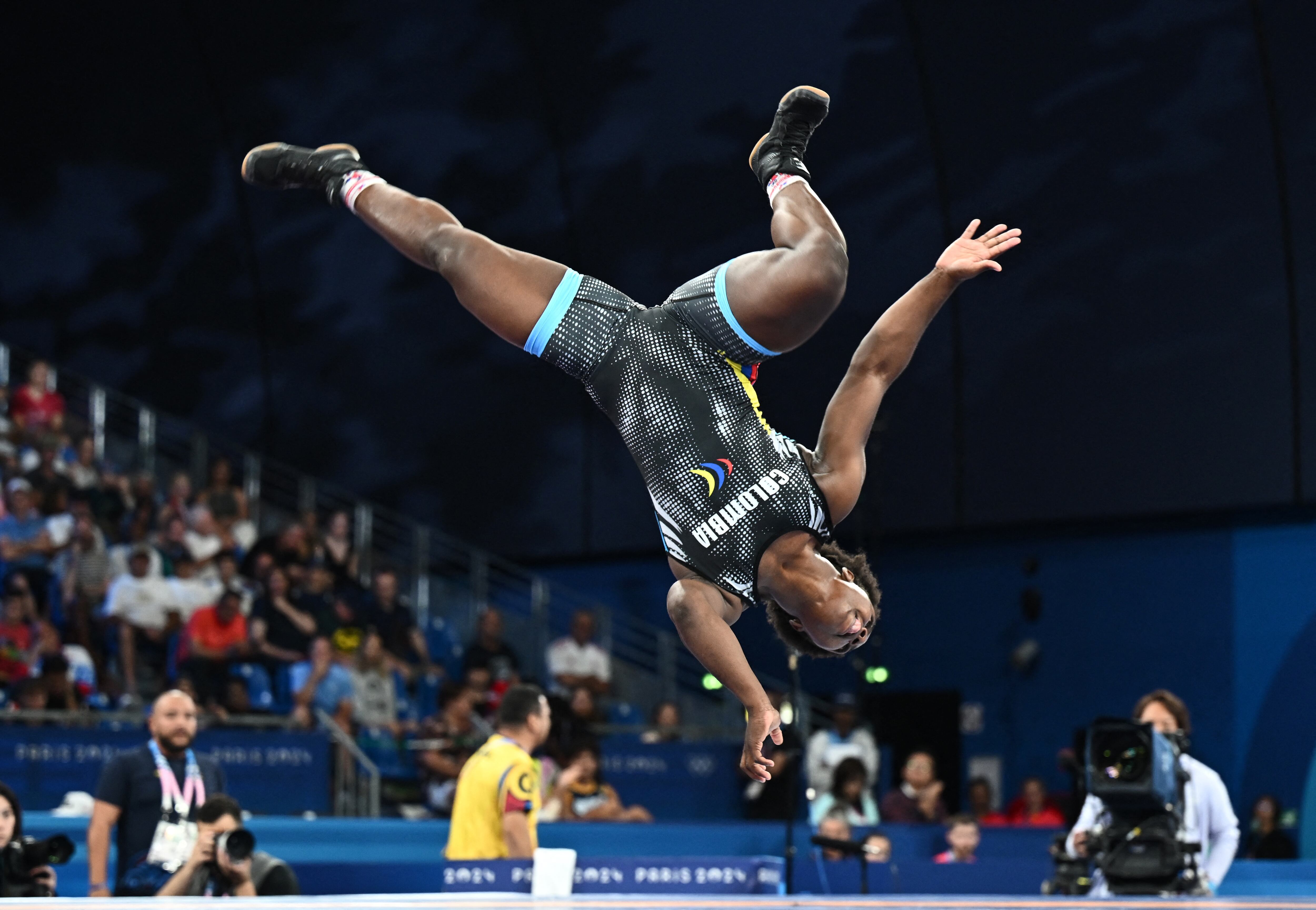 Tatiana Rentería celebra su medalla de bronce en la lucha estilo libre de los Juegos Olímpicos París 2024 - crédito REUTERS/Arlette Bashizi