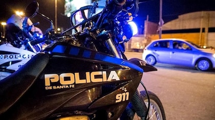 Un gendarme fue baleado en Rosario cuando intervino para que dos motochorros no pudieran robarle el celular a una mujer