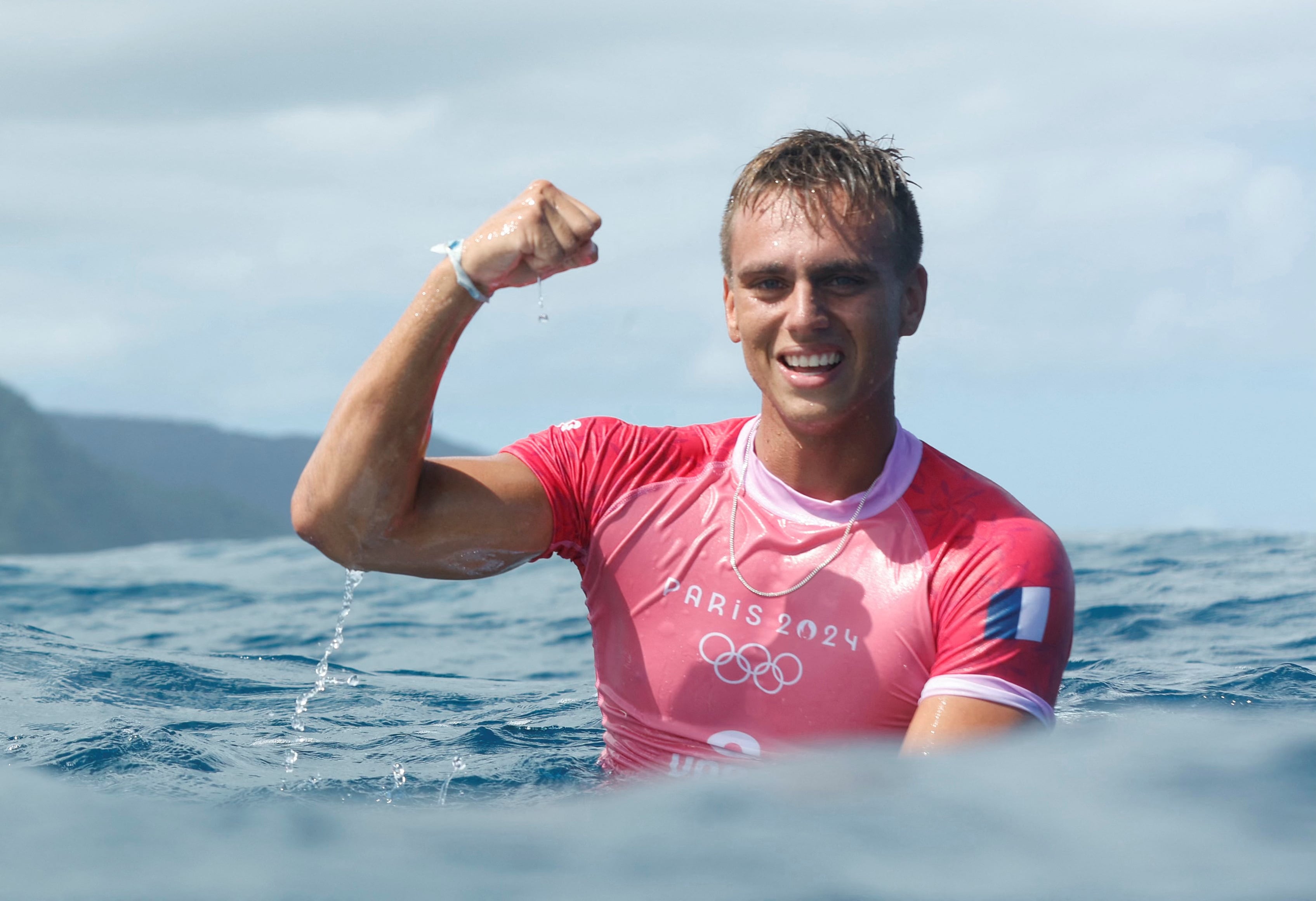 Paris 2024 Olympics - Surfing - Men's Quarterfinals - Teahupo'o, Tahiti, French Polynesia - August 01, 2024. Kauli Vaast of France reacts. Ben Thouard/Pool via REUTERS