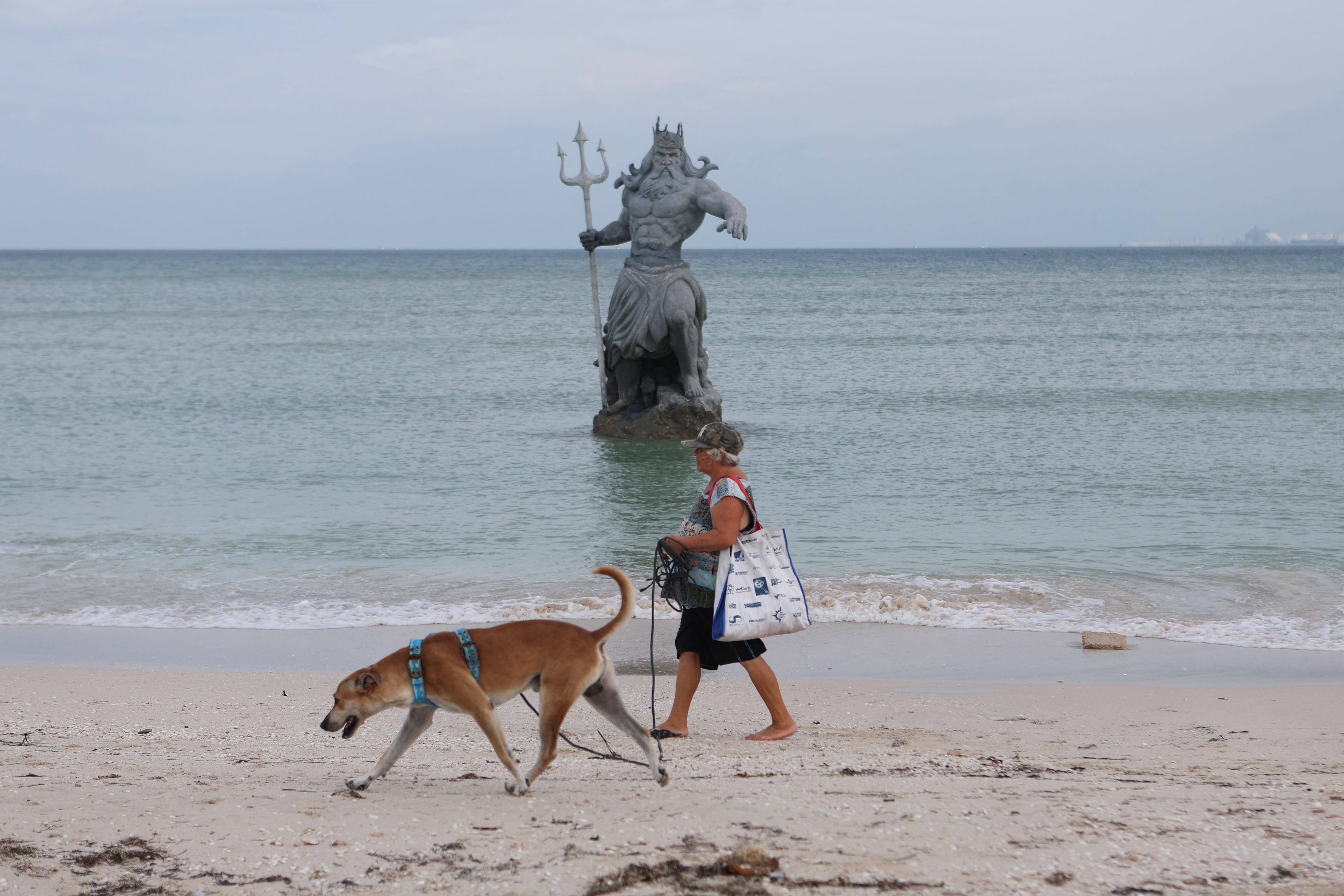 El gobierno de Yucatán ya está evacuando los puertos ante la cercanía de Milton. (REUTERS/Lorenzo Hernández)