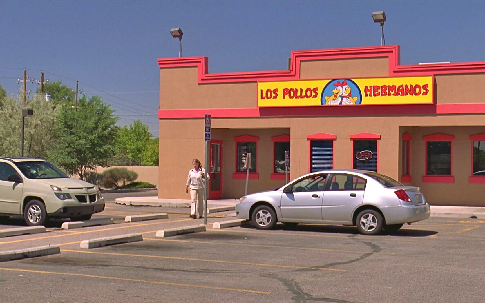 Los pollos hermanos" donde Gus Fring (Giancarlo Espósito) y Walter White (Bryan Cranston) acordaban el tráfico de metanfetamina"  162