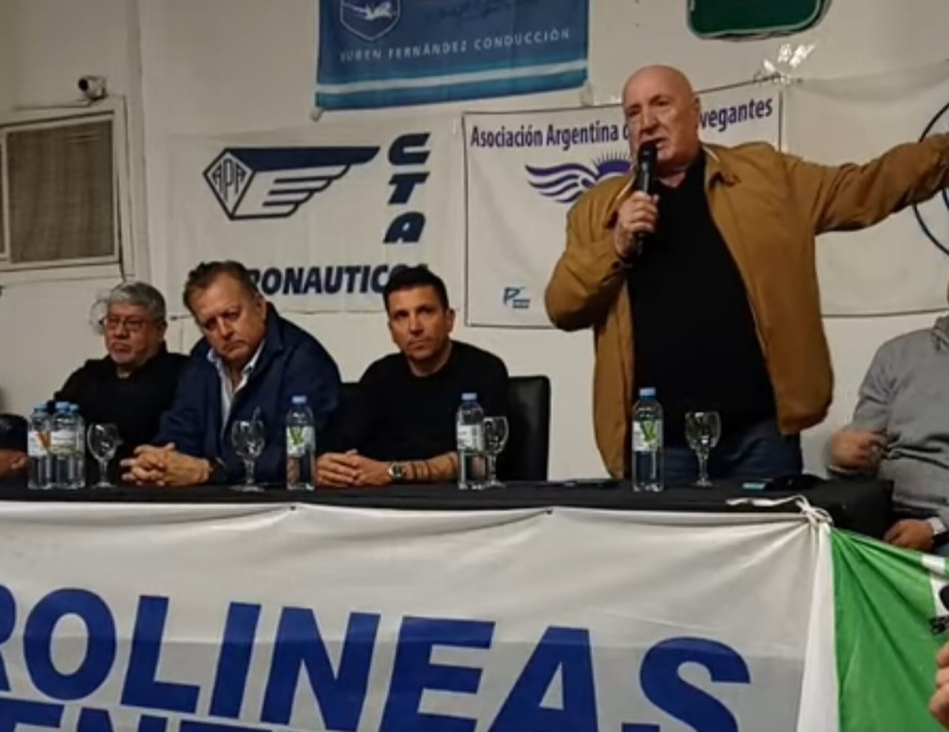 Asamblea de sindicatos aeronáuticos