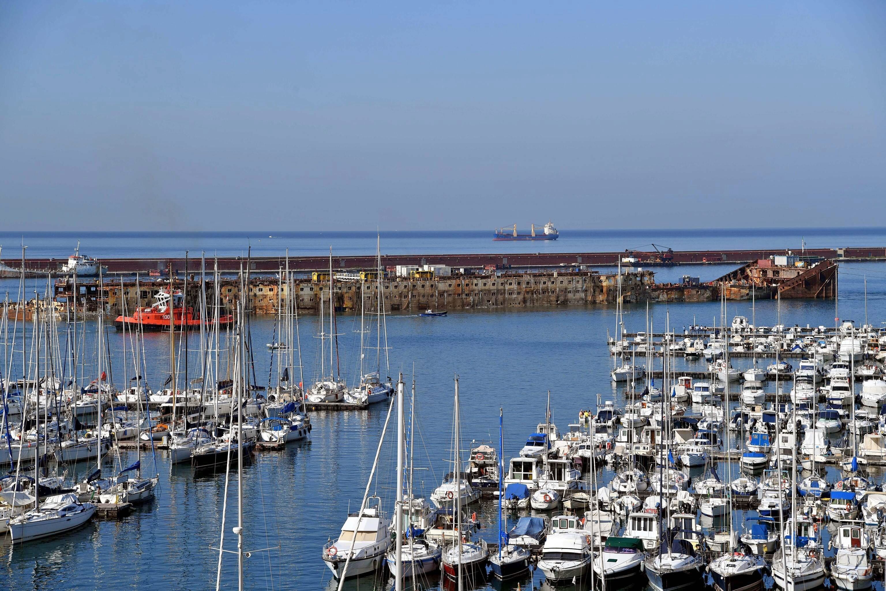 Imagen de archivo del puerto de Génova, en Italia. (EFE/Luca Zennaro)