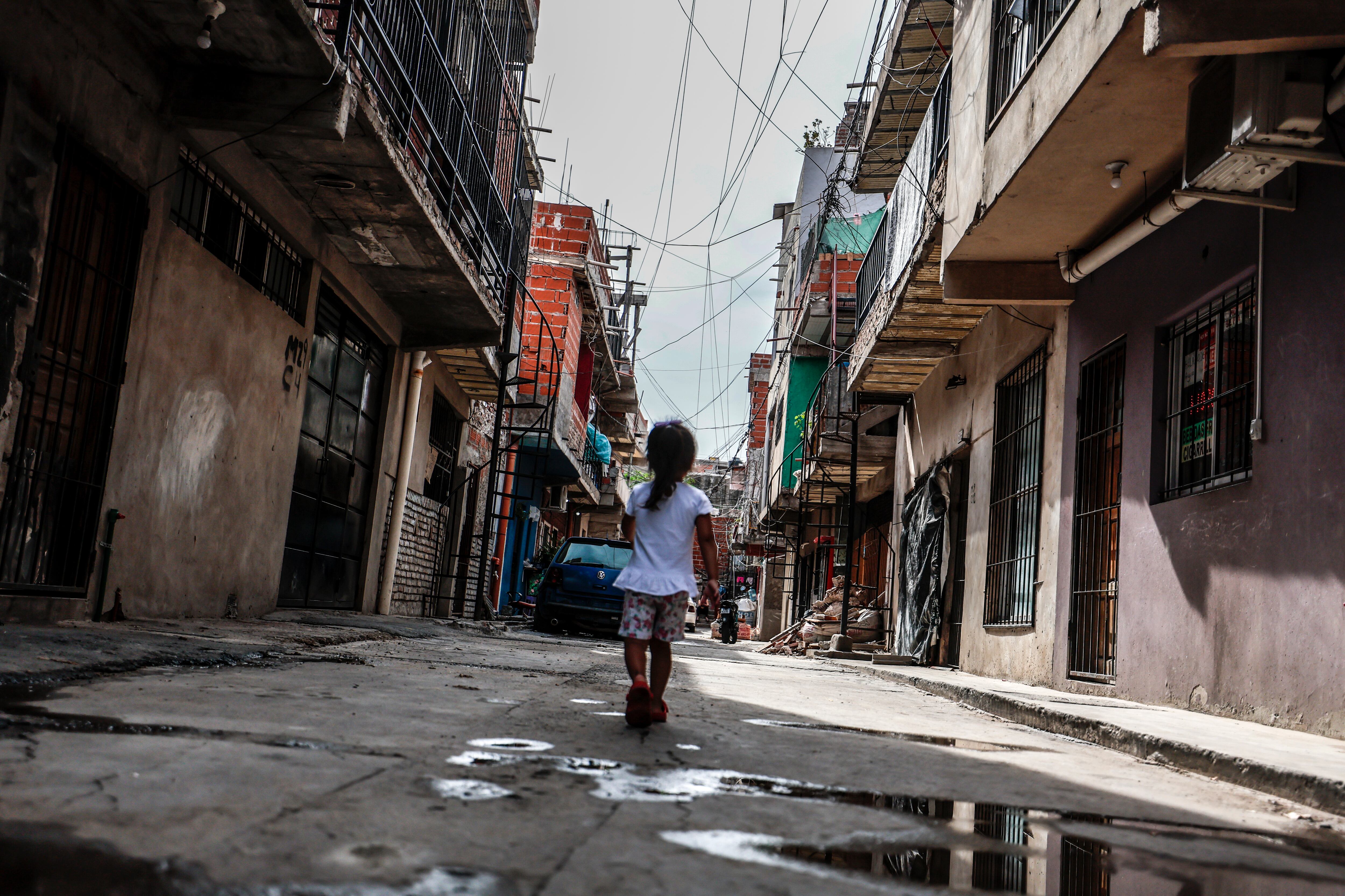 Según un informe de UNICEF en la Argentina un millón de niños y niñas se acuestan sin cenar  EFE/ Juan Ignacio Roncoroni
