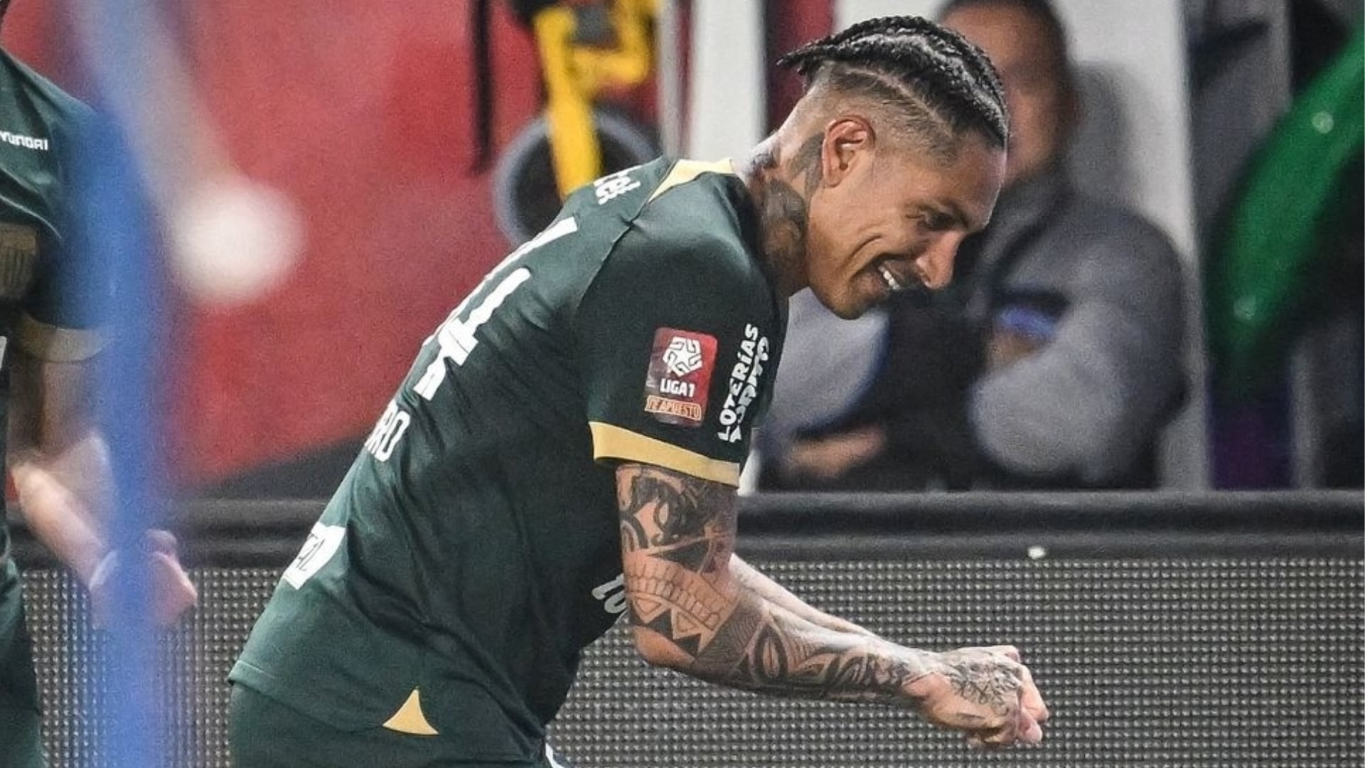 Paolo Guerrero celebró con el baile del programa Enfocados de Jefferson Farfán (Difusión)