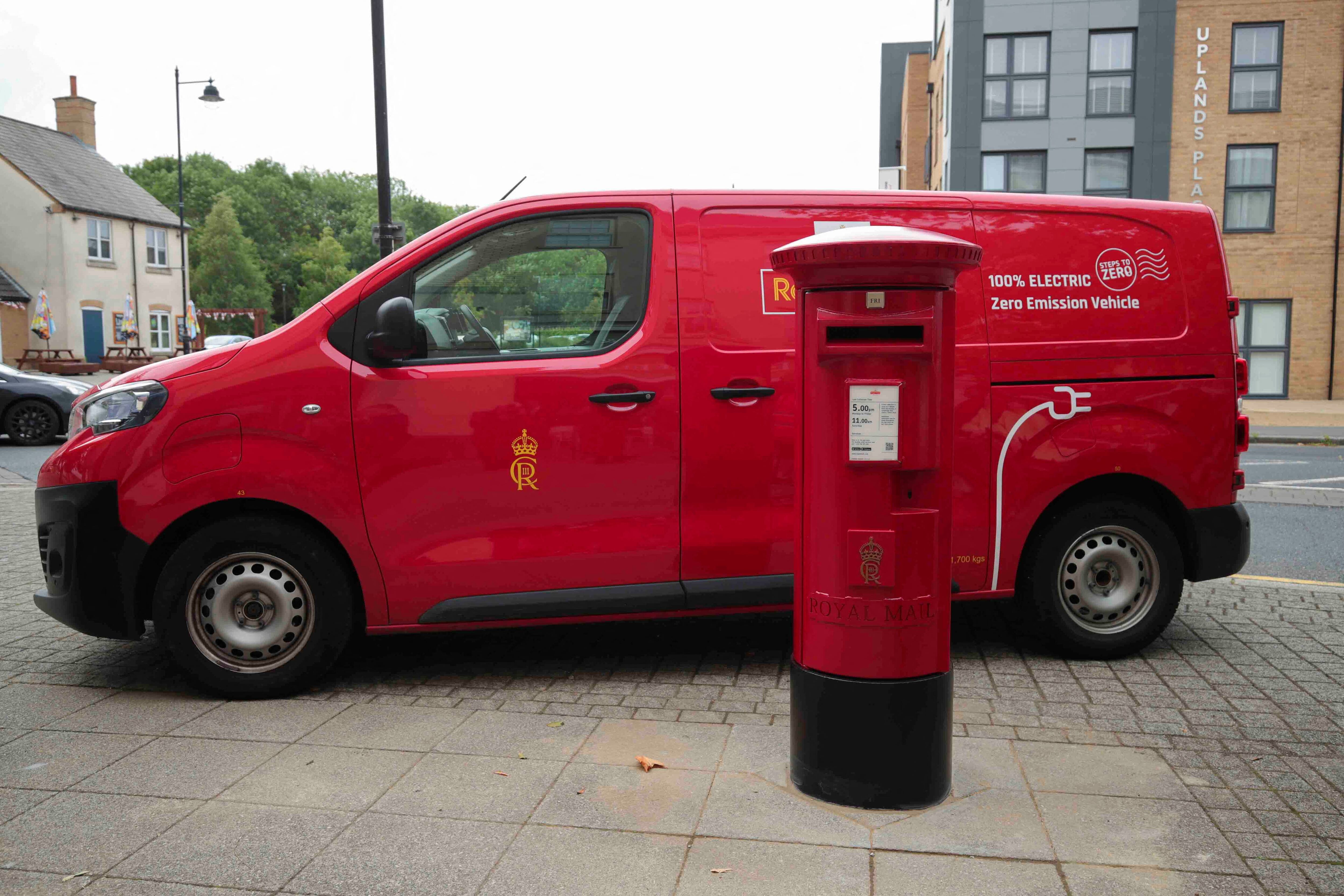 La cifra de Carlos III también se aplicará a más de 3.600 vehículos de Royal Mail (REUTERS/Chris Radburn)