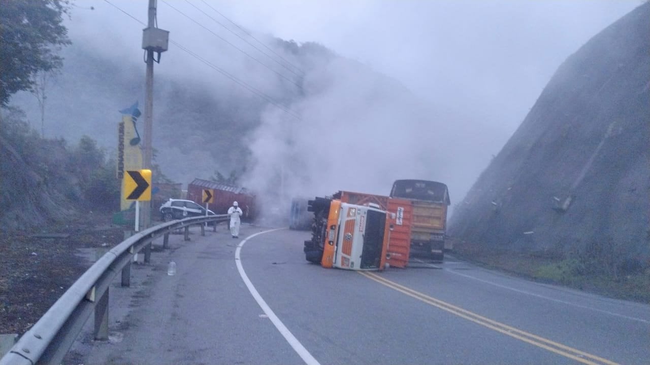 La personas fallecida sería uno de los conductores de los automotores involucrados en el choque - crédito redes sociales