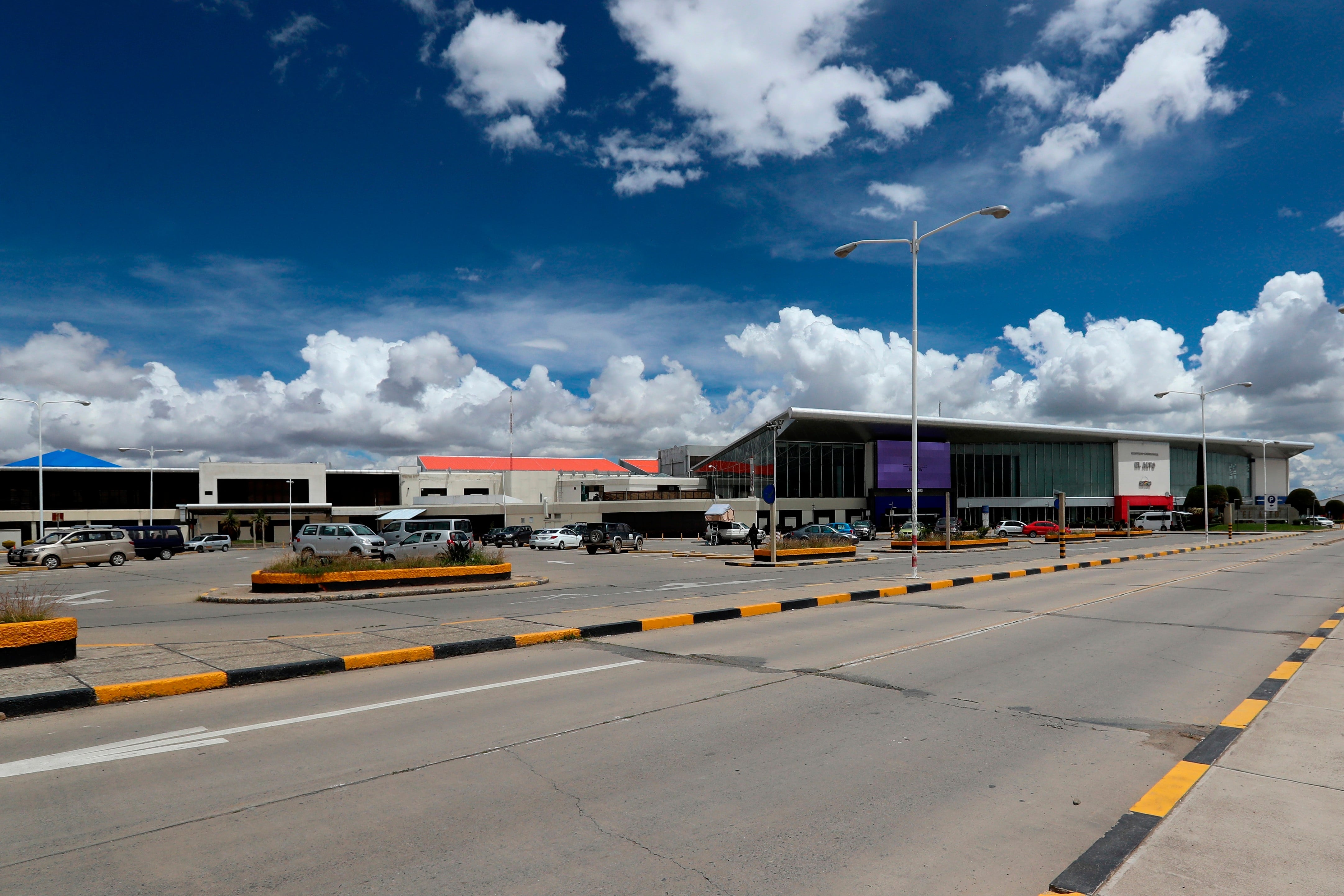 Dos uruguayas fueron detenidas en el aeropuerto El Alto de Bolivia (EFE/Martín Alipaz/Archivo)