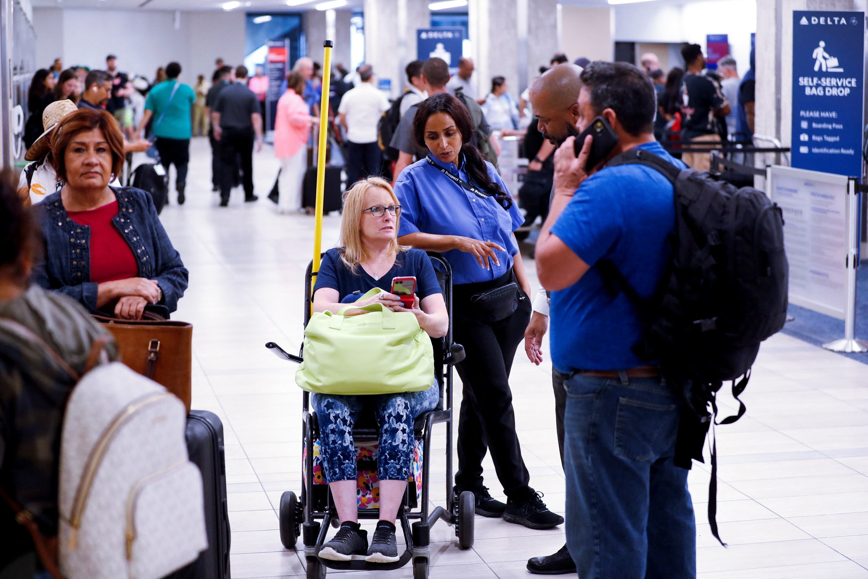 Pasajeros en Tampa, Florida, EEUU (REUTERS/Octavio Jones)