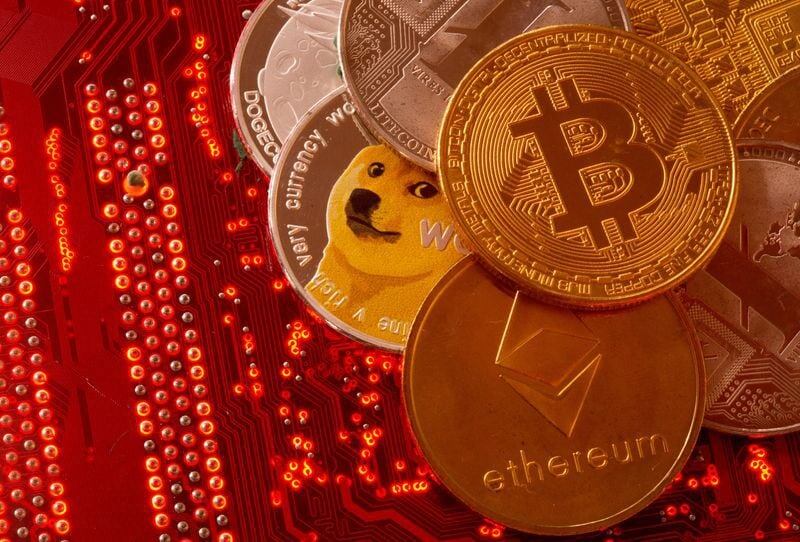 Una representación de las criptomonedas. (REUTERS/Dado Ruvic/Illustration/File Photo)