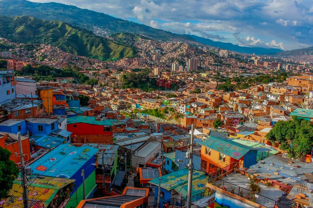 Comuna 13 de Medellín, uno de los atractivos más visitados por los turistas extranjeros - crédito Alcaldía de Medellín