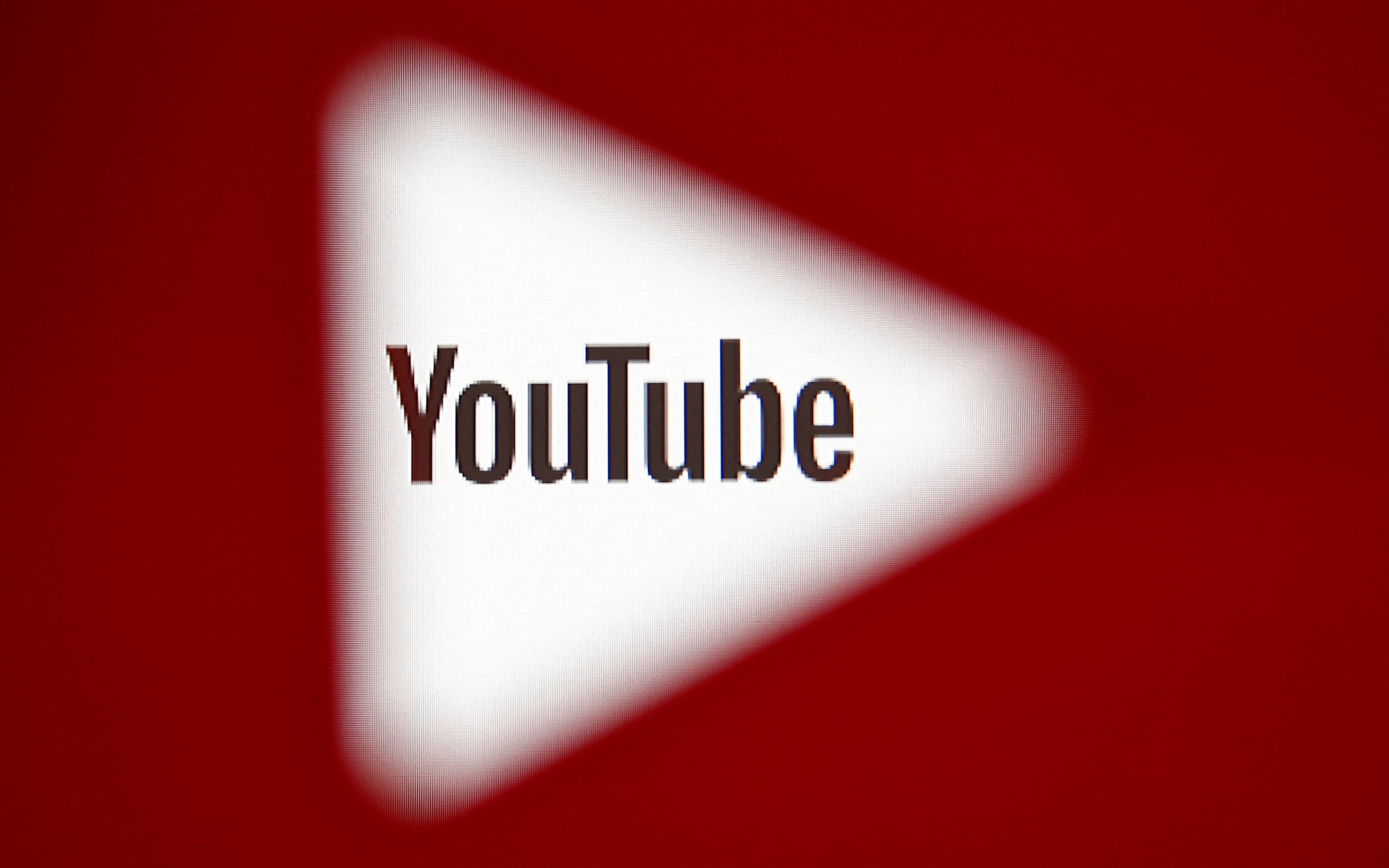 YouTube quiera ayudar a los creadores de contenido para que no pierdan el control de sus cuentas, que tienen mucho valor.   (REUTERS/Dado Ruvic/Ilustration/File Photo)