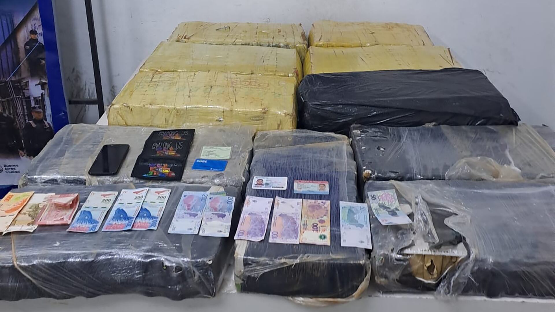 Secuestraron casi 156 kilos de marihuana a raíz de un control vehicular en el Barrio 21-24.