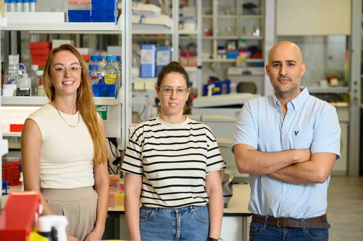 (izq.) Rachel Deis, Dra. Tali Lerer-Goldshtein y Dr. Dvir Gur (Instituto Weizmann)