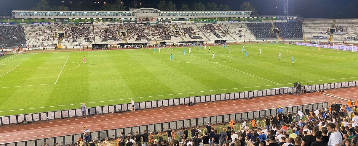 Joao Grimaldo hizo su ingreso a los 58' minutos ante AC Lugano. - Crédito: Cortesía Partizan.net