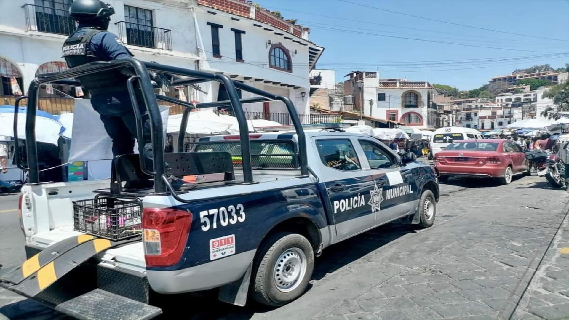 Detienen a policías de Taxco por desaparición de jóvenes