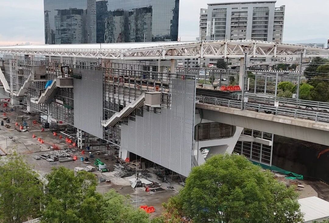 Tren Interurbano México - Toluca - 7 julio 2024 estación Santa Fe