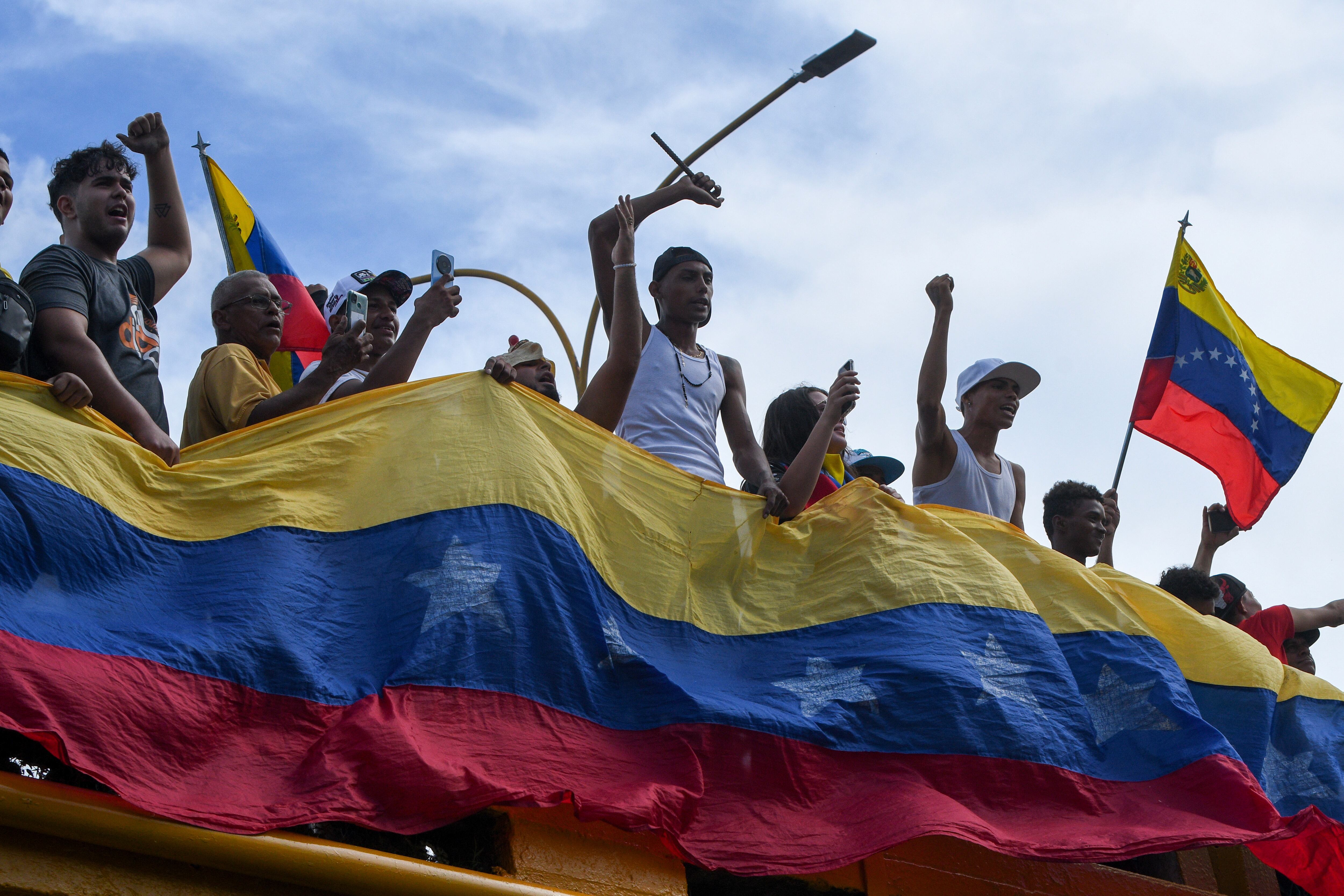 La falta de respuesta de Fabiola Márquez tras su participación como veedora internacional ha levantado especulaciones sobre su rol en las recientes elecciones venezolanas - crédito Jacinto Oliveros / AP Fotos 