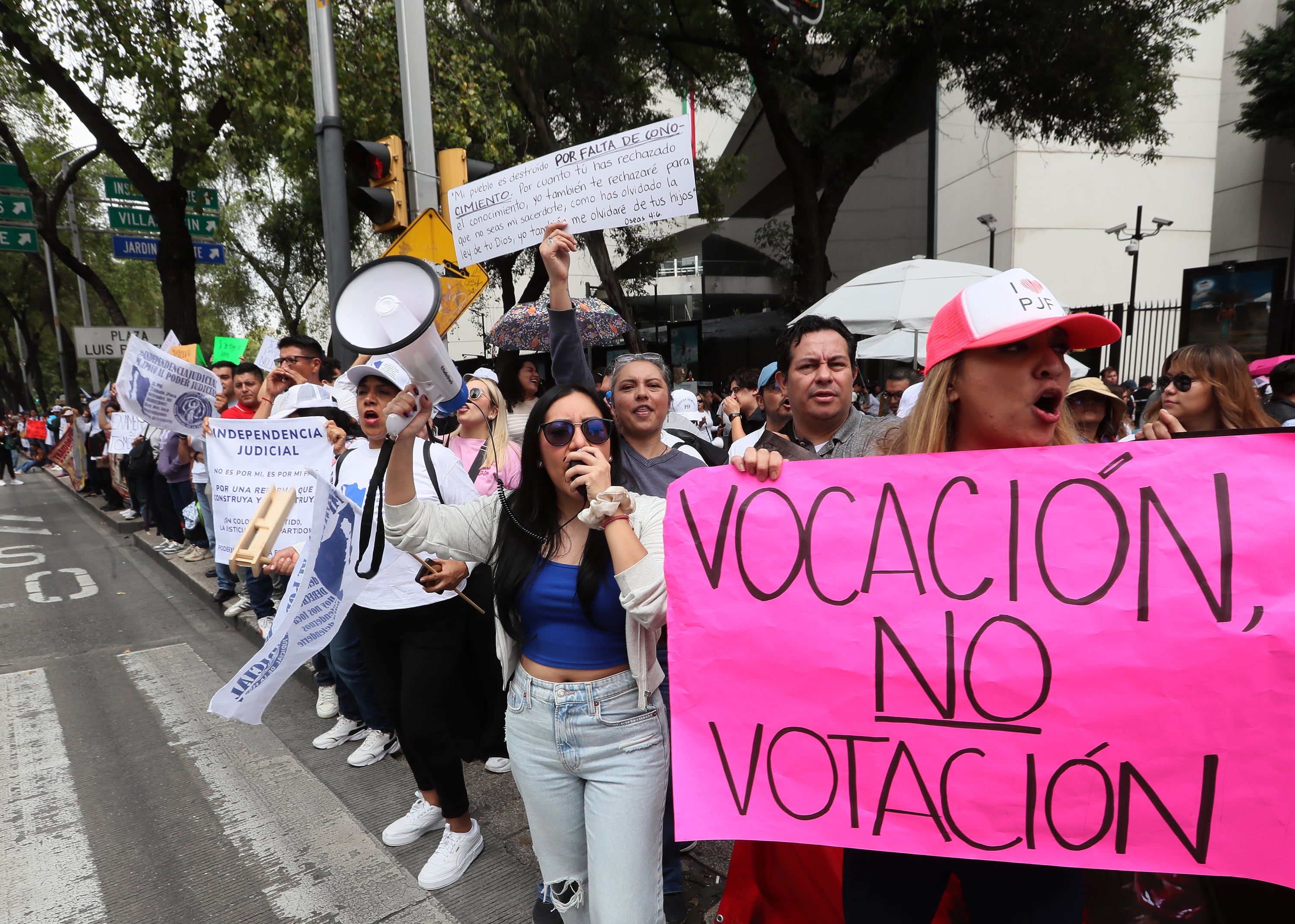 Pese a las protestas y el paro de trabajadores del PJF, la reforma ya fue aprobada, promulgada y publicada en el Diario Oficial de la Federación. (EFE/Mario Guzmán)
