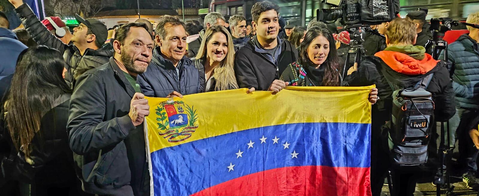 Embajada Venezuela - Políticos