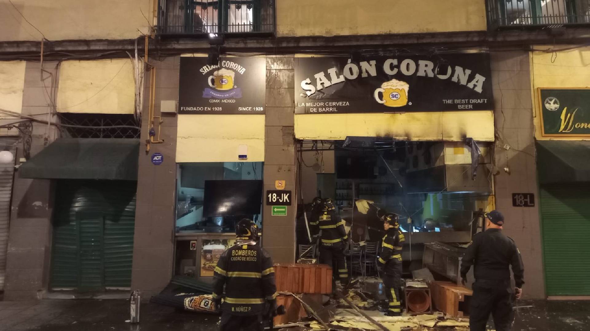 El lugar quedó en pésimas condiciones luego del incendio que se provocó en su interior.