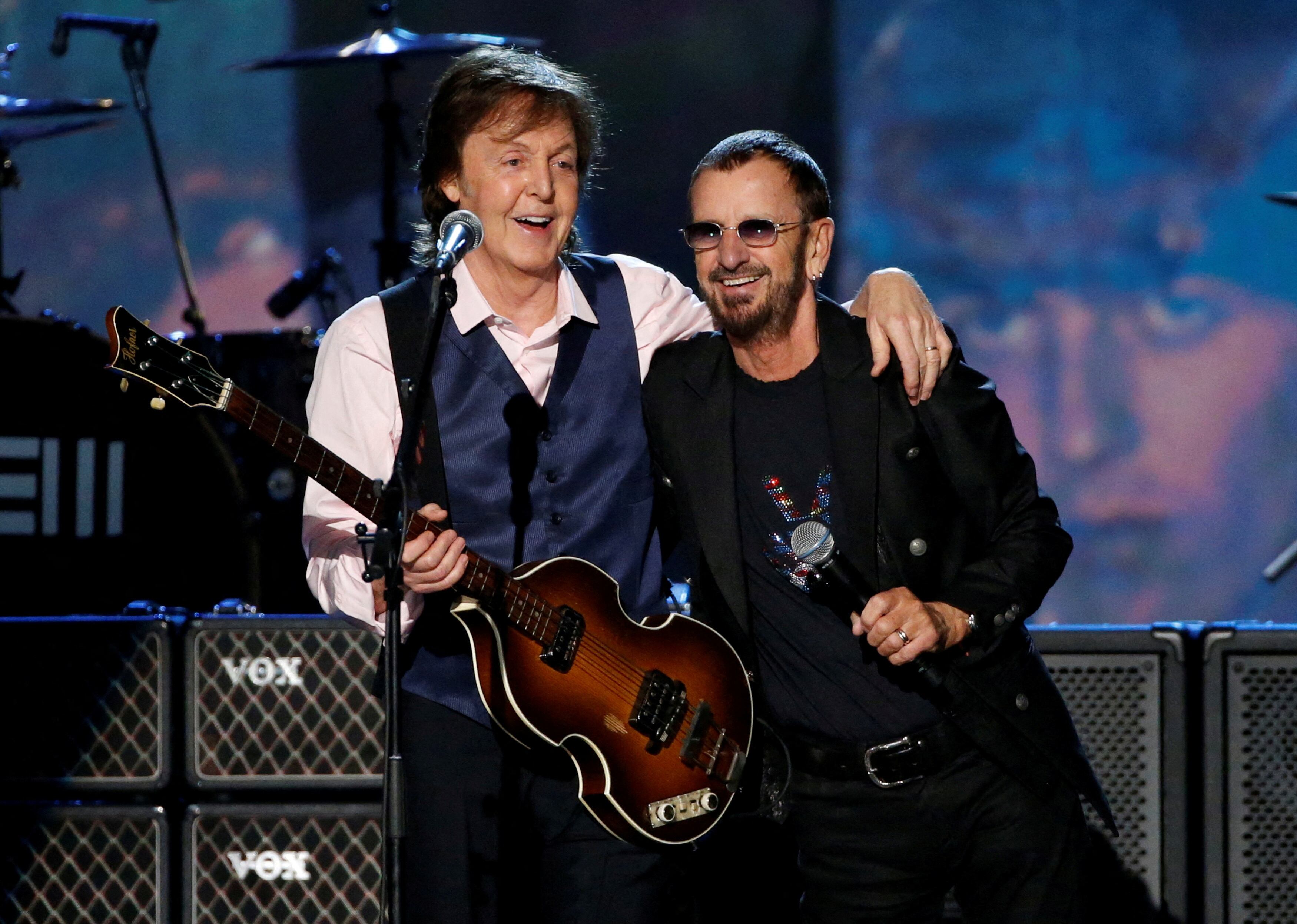 Paul McCartney y Ringo Starr en un homenaje a Los Beatles en Los Ángeles en 2014 (REUTERS/Mario Anzuoni)