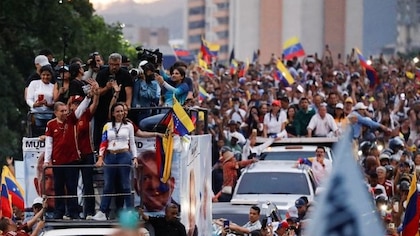 Las imágenes de la masiva concentración de María Corina Machado y González Urrutia en el primer día de campaña electoral en Venezuela