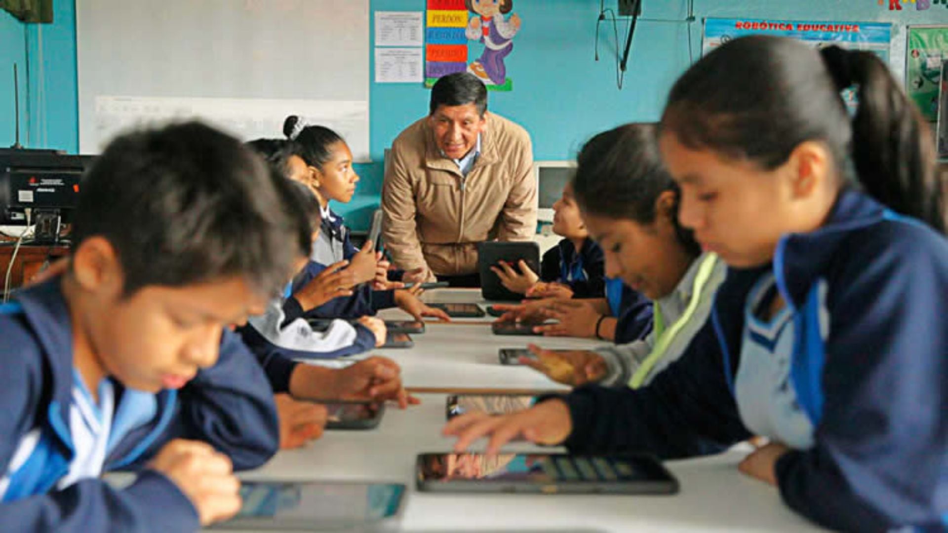 El día dedicado a los maestros peruanos tiene sus raíces en un hecho trascendental del siglo XIX que cambió la educación en el país.