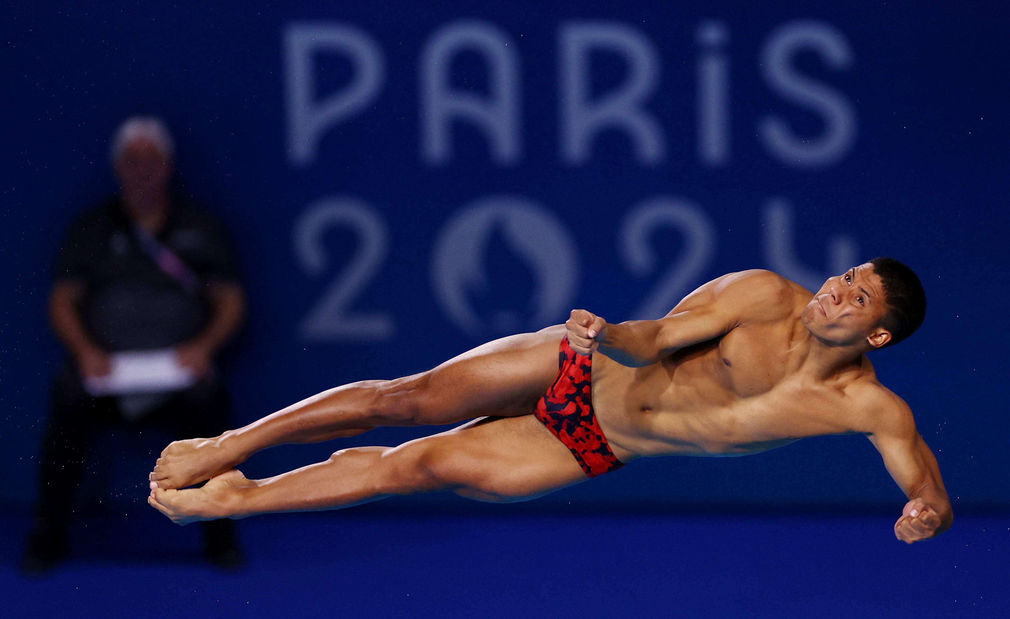 Luis Felipe Uribe Bermúdez clasificó a la final de salto en trampolín 3 metros. (Crédito: REUTERS / Hannah Mckay)