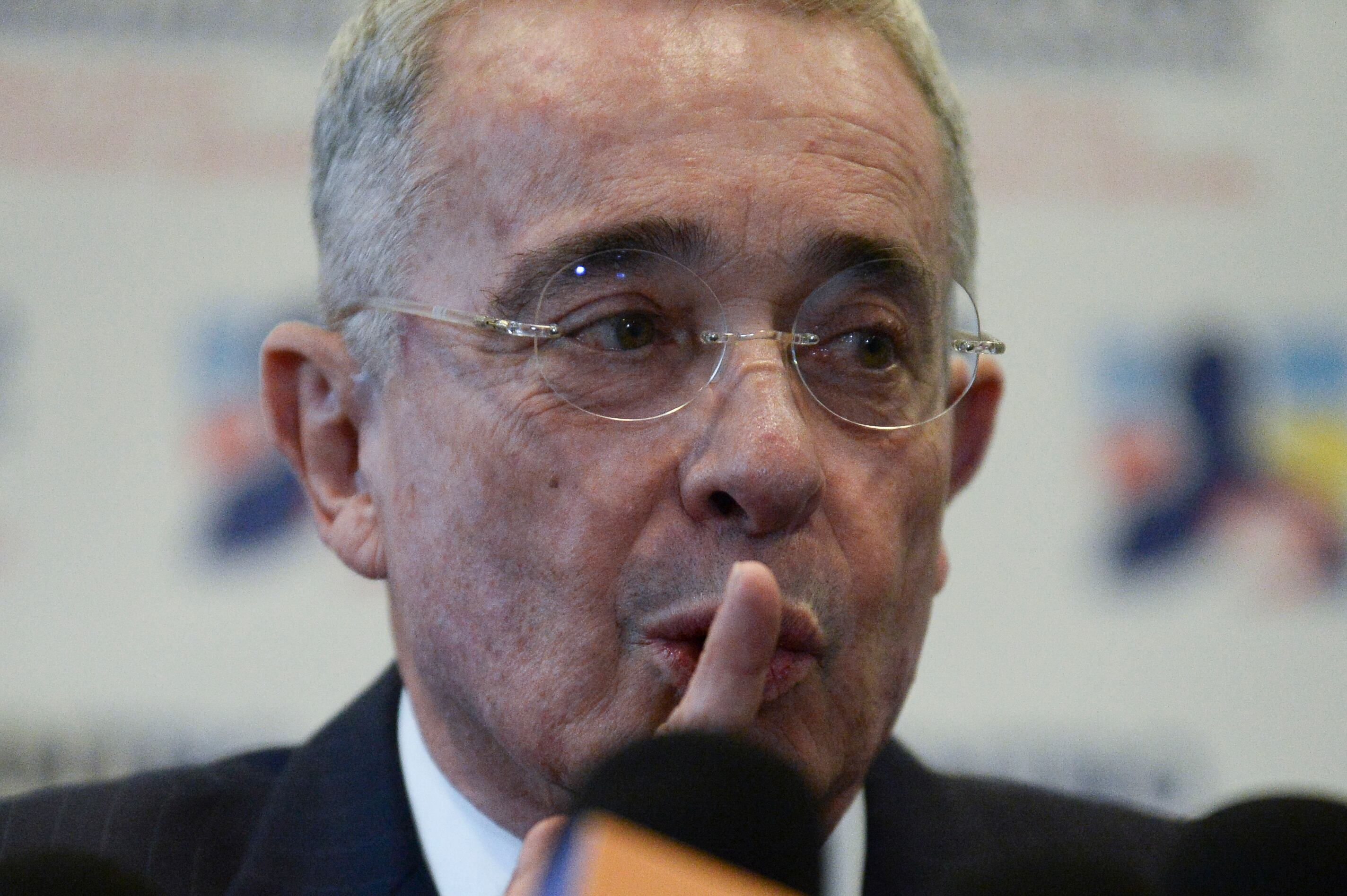 El expresidente Uribe se defendió de las palabras que indirectamente el presidente Petro le dedicó en una publicación de X - crédito Lina Gasca/AP